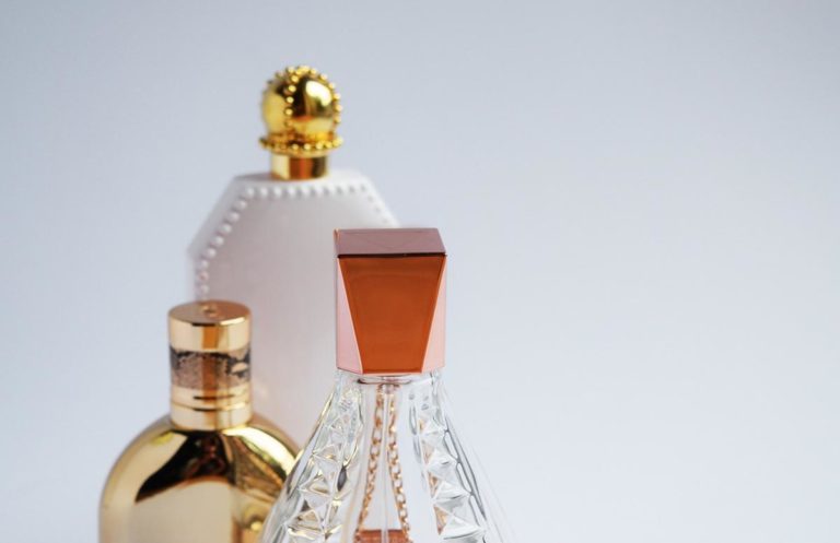 W jaki sposób wybierać producentów perfum?